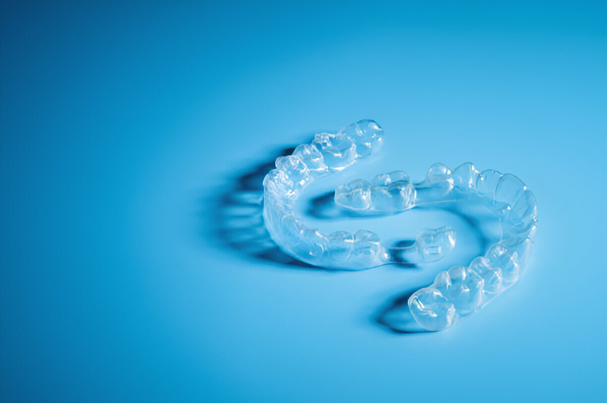 Invisalign Essentials: A Comprehensive Guide to Invisible Orthodontics_FI